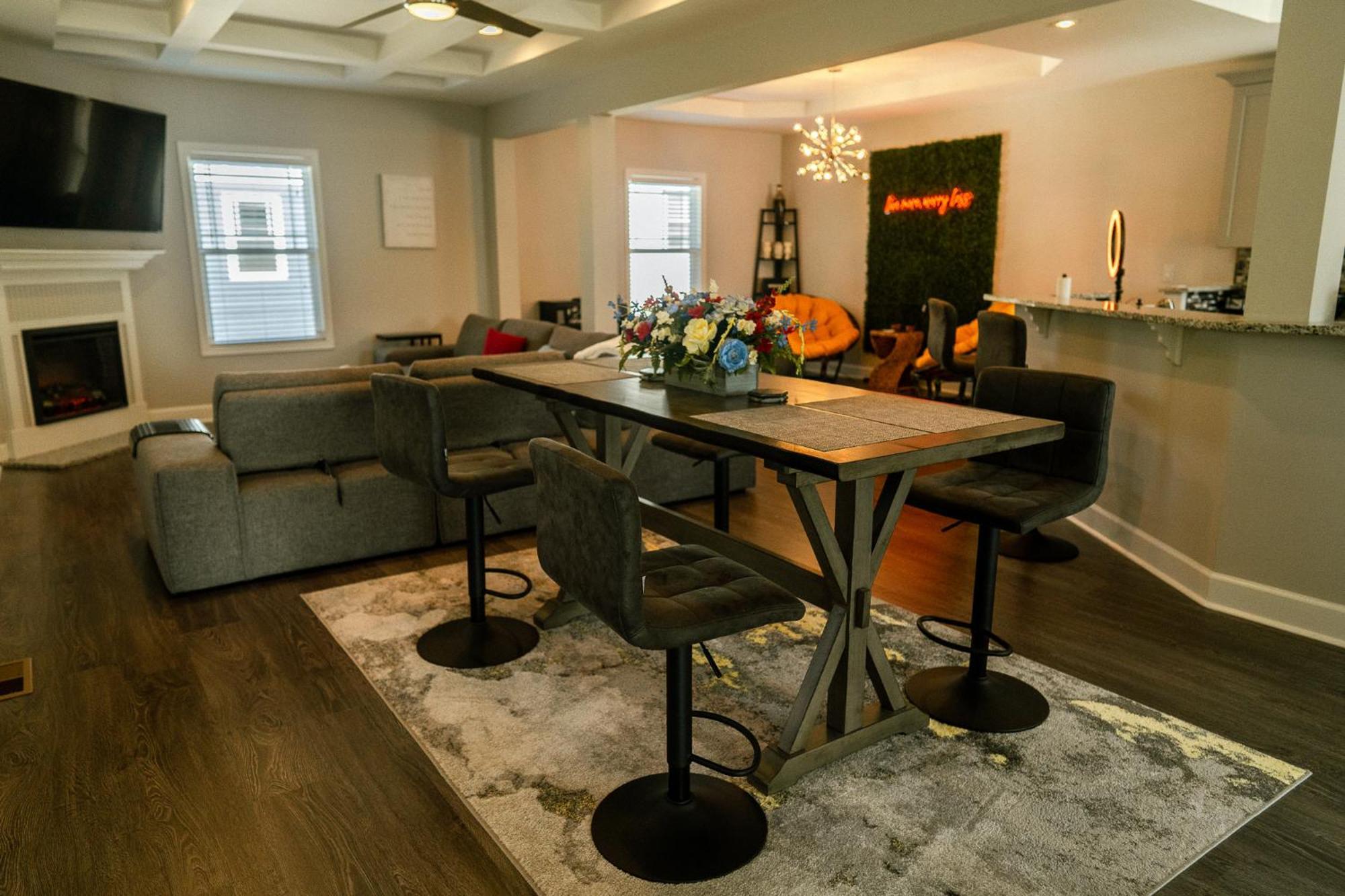 Enjoy This Mini-Mansion Near Downtown And The Airport! AtlantaAtlanta  Kültér fotó